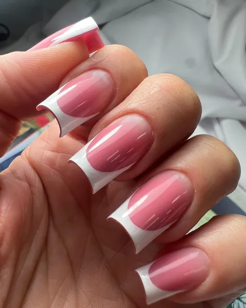 Francesa cuadrada moderna en rosa y blanco